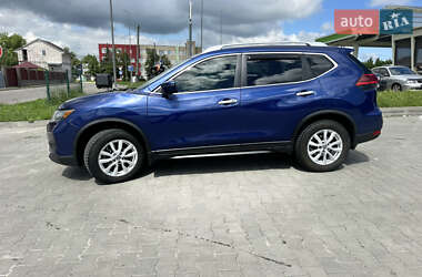 Внедорожник / Кроссовер Nissan Rogue 2017 в 