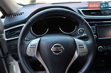 Внедорожник / Кроссовер Nissan Rogue 2016 в 