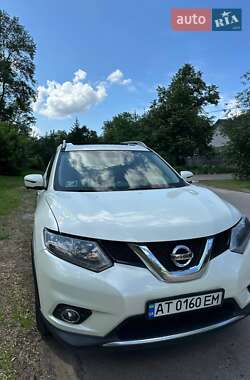 Внедорожник / Кроссовер Nissan Rogue 2016 в Полтаве
