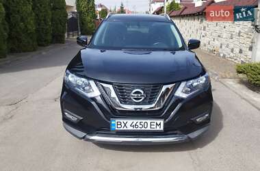 Внедорожник / Кроссовер Nissan Rogue 2016 в Хмельницком