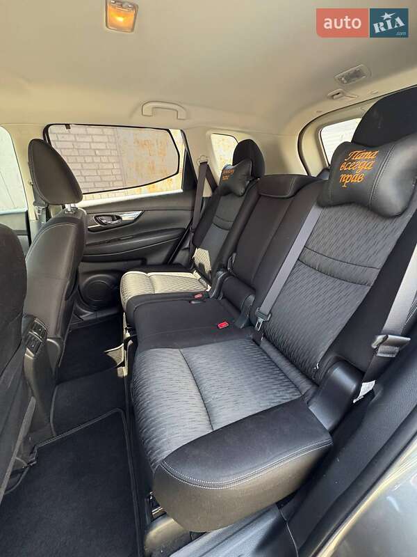 Внедорожник / Кроссовер Nissan Rogue 2016 в Кременчуге