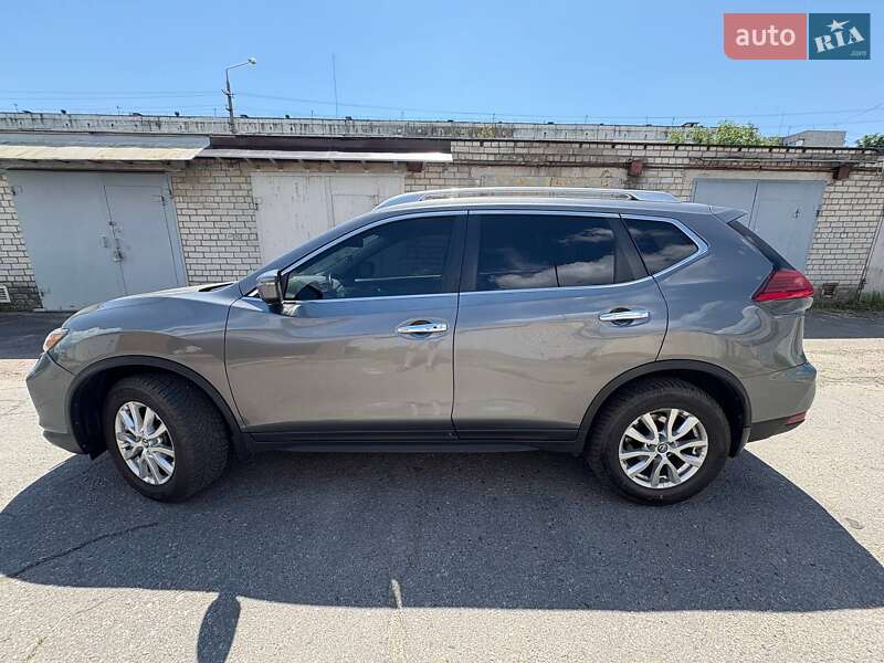 Внедорожник / Кроссовер Nissan Rogue 2016 в Кременчуге