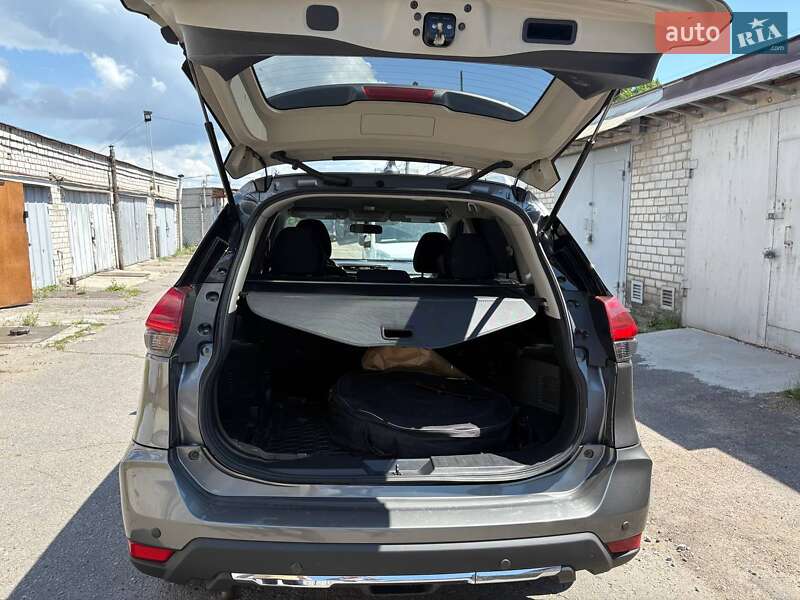 Внедорожник / Кроссовер Nissan Rogue 2016 в Кременчуге