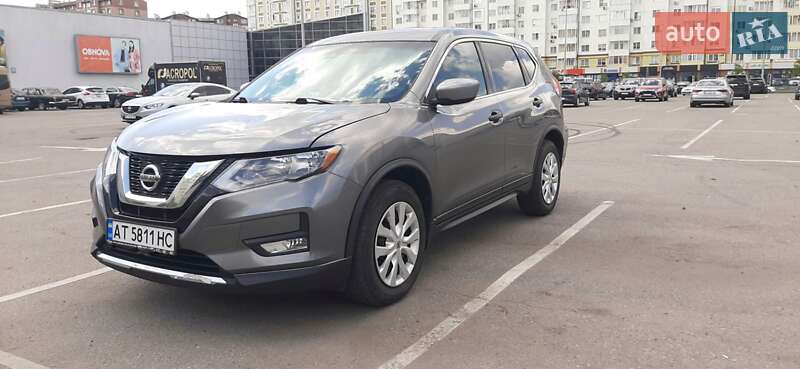 Внедорожник / Кроссовер Nissan Rogue 2016 в Ивано-Франковске