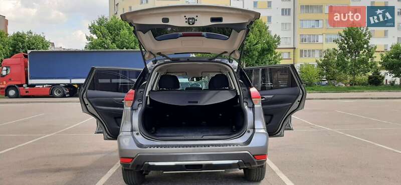 Внедорожник / Кроссовер Nissan Rogue 2016 в Ивано-Франковске