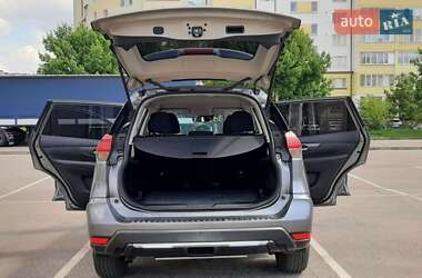 Внедорожник / Кроссовер Nissan Rogue 2016 в 