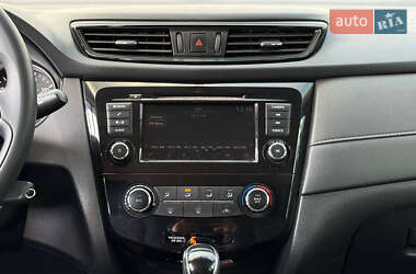 Внедорожник / Кроссовер Nissan Rogue 2017 в 