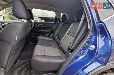 Внедорожник / Кроссовер Nissan Rogue 2018 в 