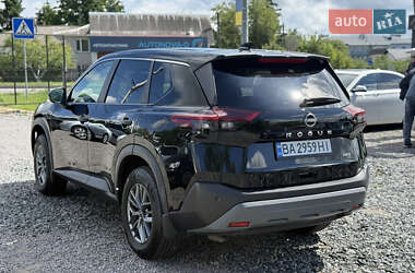 Внедорожник / Кроссовер Nissan Rogue 2022 в 