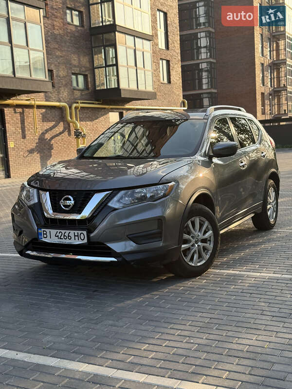 Внедорожник / Кроссовер Nissan Rogue 2016 в 