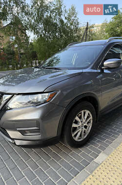 Внедорожник / Кроссовер Nissan Rogue 2016 в 
