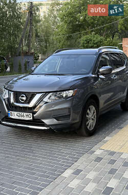 Внедорожник / Кроссовер Nissan Rogue 2016 в 