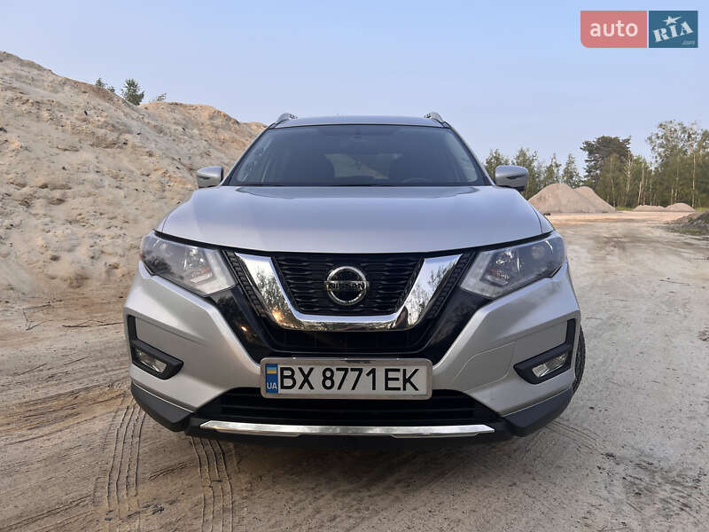 Позашляховик / Кросовер Nissan Rogue 2017 в Славуті