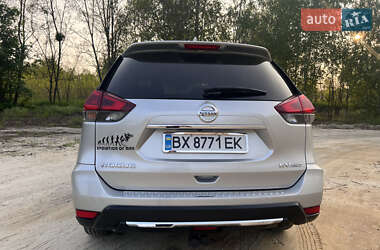 Внедорожник / Кроссовер Nissan Rogue 2017 в 