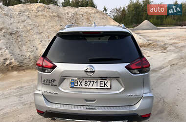 Внедорожник / Кроссовер Nissan Rogue 2017 в 