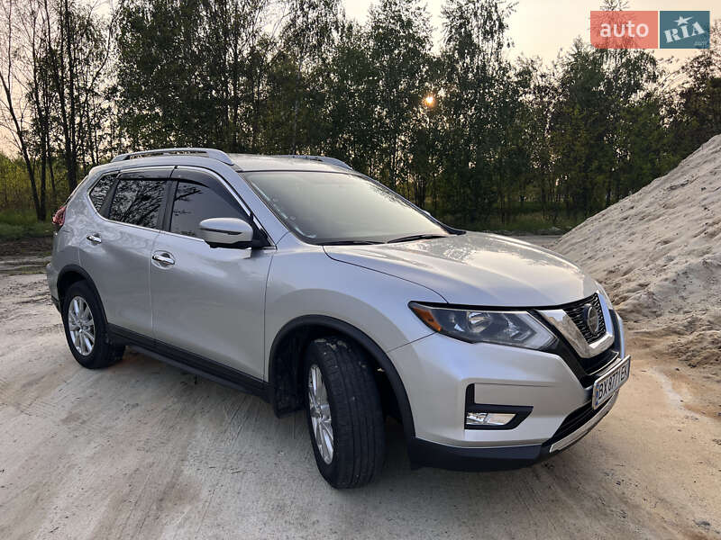 Позашляховик / Кросовер Nissan Rogue 2017 в Славуті