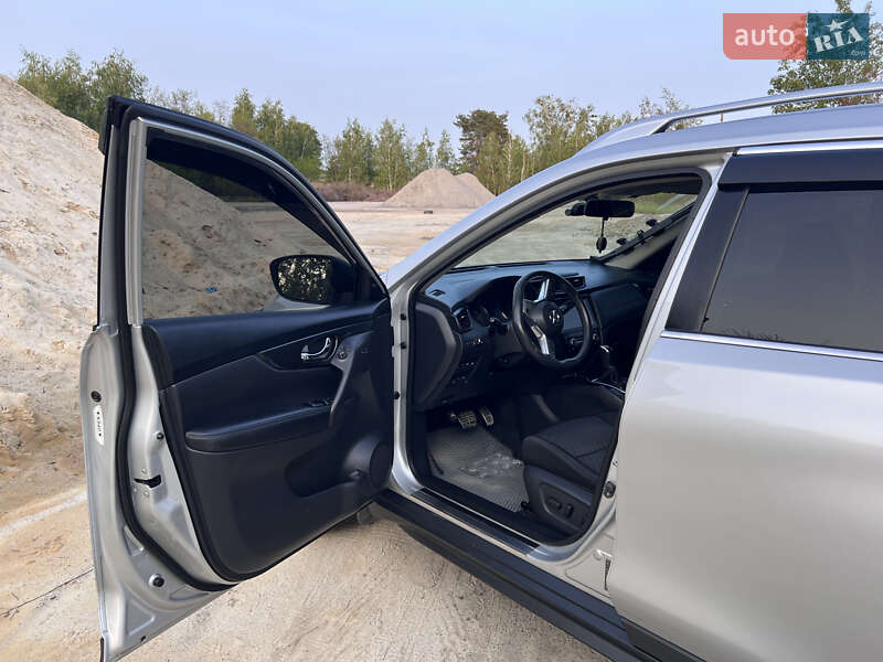 Позашляховик / Кросовер Nissan Rogue 2017 в Славуті