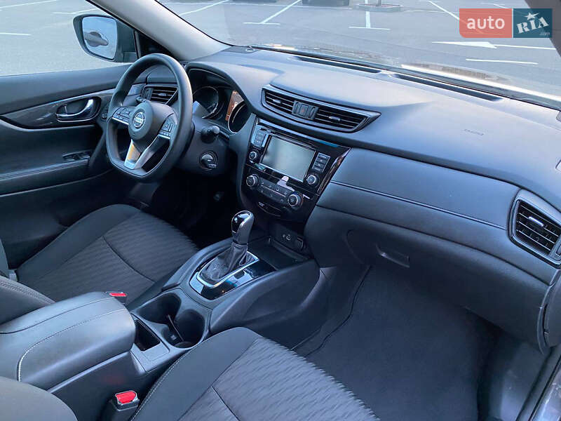 Внедорожник / Кроссовер Nissan Rogue 2018 в Киеве