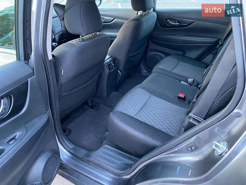 Внедорожник / Кроссовер Nissan Rogue 2018 в Киеве