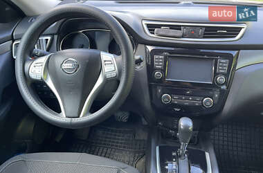 Внедорожник / Кроссовер Nissan Rogue 2016 в 