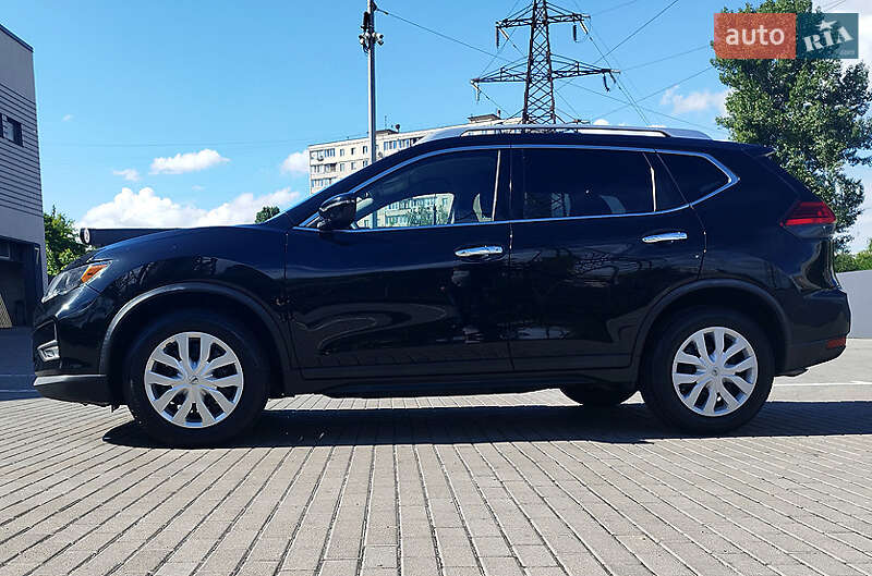 Позашляховик / Кросовер Nissan Rogue 2016 в Києві