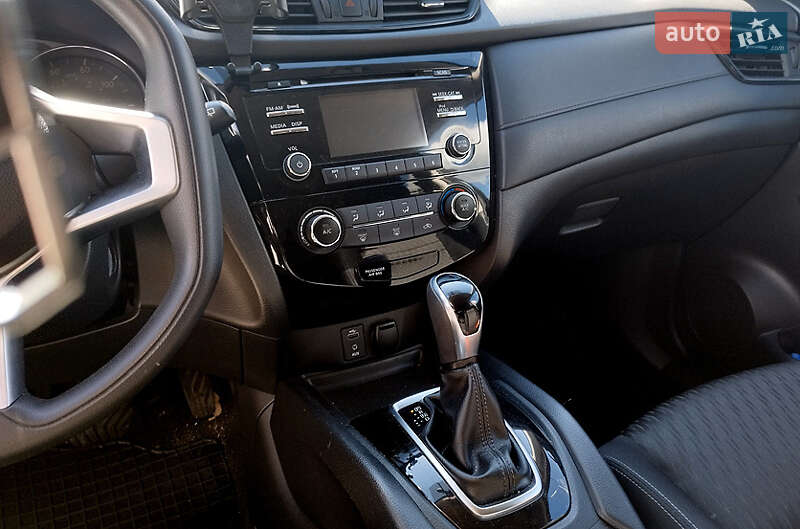 Позашляховик / Кросовер Nissan Rogue 2016 в Києві