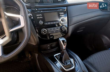 Внедорожник / Кроссовер Nissan Rogue 2016 в 