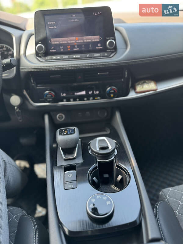 Внедорожник / Кроссовер Nissan Rogue 2021 в Киеве