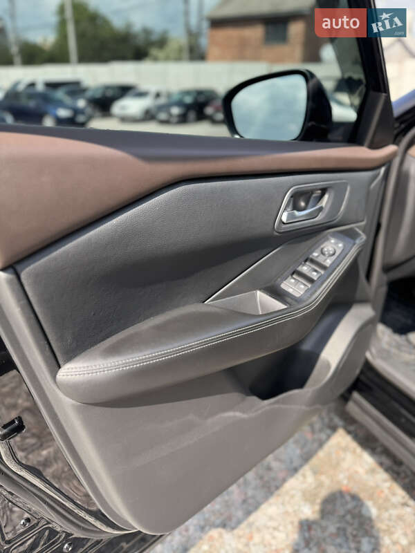 Внедорожник / Кроссовер Nissan Rogue 2021 в Киеве