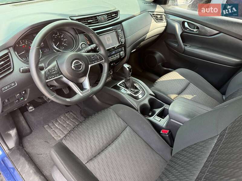 Позашляховик / Кросовер Nissan Rogue 2017 в Рівному