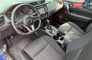 Внедорожник / Кроссовер Nissan Rogue 2017 в 