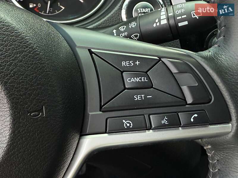 Позашляховик / Кросовер Nissan Rogue 2017 в Рівному