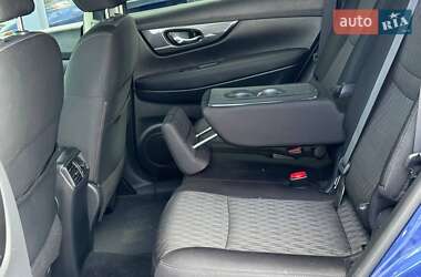 Внедорожник / Кроссовер Nissan Rogue 2017 в 