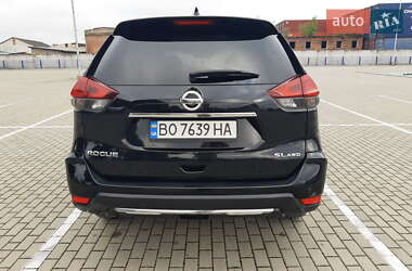 Внедорожник / Кроссовер Nissan Rogue 2019 в 