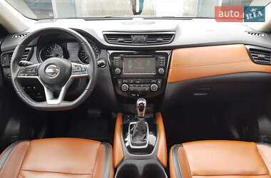 Внедорожник / Кроссовер Nissan Rogue 2019 в 