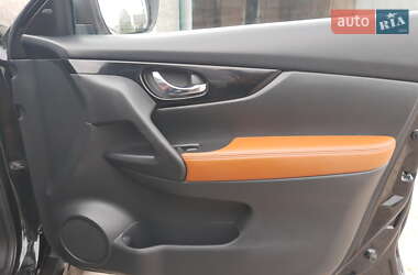 Внедорожник / Кроссовер Nissan Rogue 2019 в 