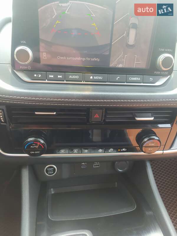 Внедорожник / Кроссовер Nissan Rogue 2021 в Киеве