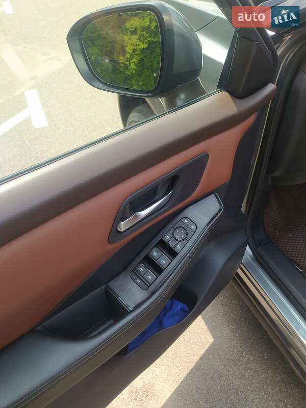 Внедорожник / Кроссовер Nissan Rogue 2021 в Киеве