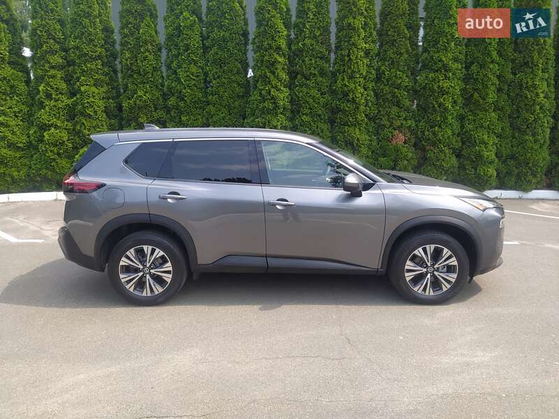 Внедорожник / Кроссовер Nissan Rogue 2021 в Киеве