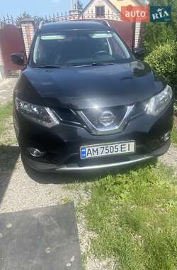 Внедорожник / Кроссовер Nissan Rogue 2015 в Житомире