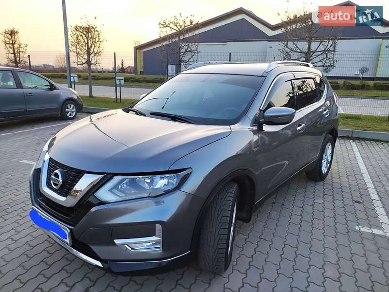 Позашляховик / Кросовер Nissan Rogue 2016 в Долині