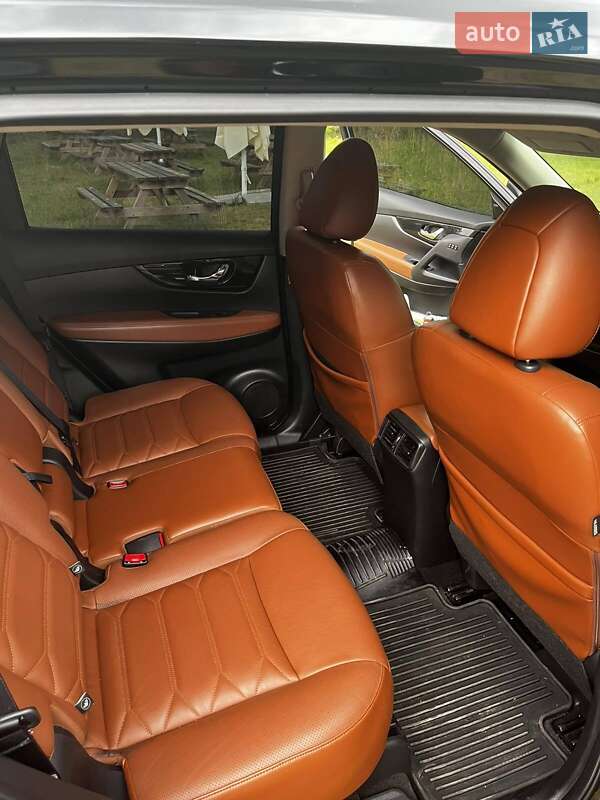 Позашляховик / Кросовер Nissan Rogue 2018 в Полтаві