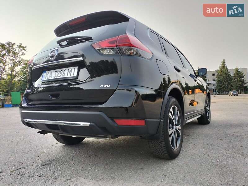 Позашляховик / Кросовер Nissan Rogue 2017 в Харкові