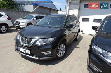 Внедорожник / Кроссовер Nissan Rogue 2018 в 