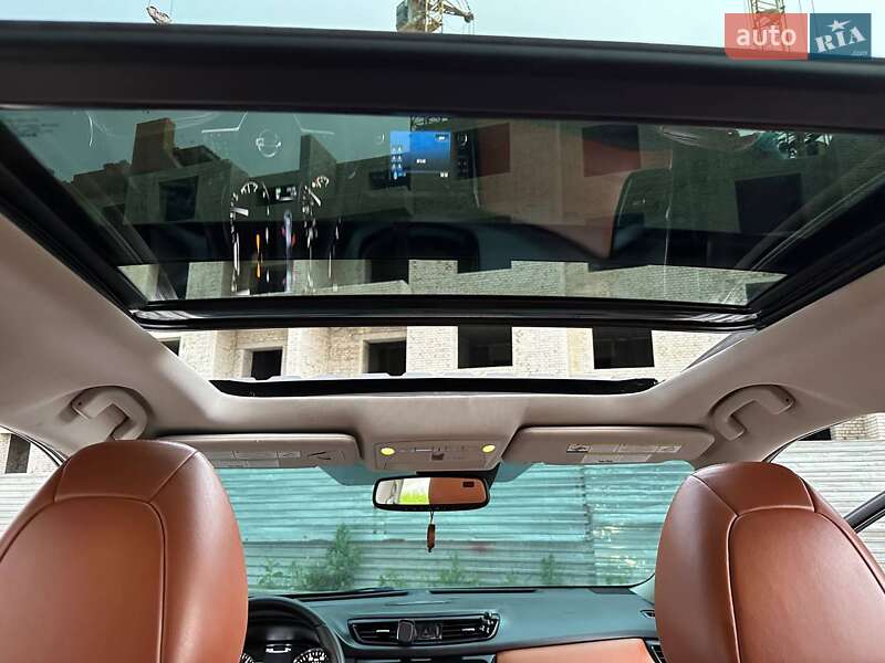 Позашляховик / Кросовер Nissan Rogue 2017 в Вінниці