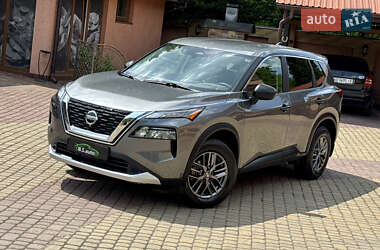Внедорожник / Кроссовер Nissan Rogue 2021 в 