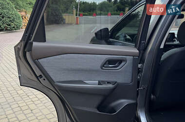 Внедорожник / Кроссовер Nissan Rogue 2021 в 