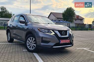 Внедорожник / Кроссовер Nissan Rogue 2017 в Нововолынске