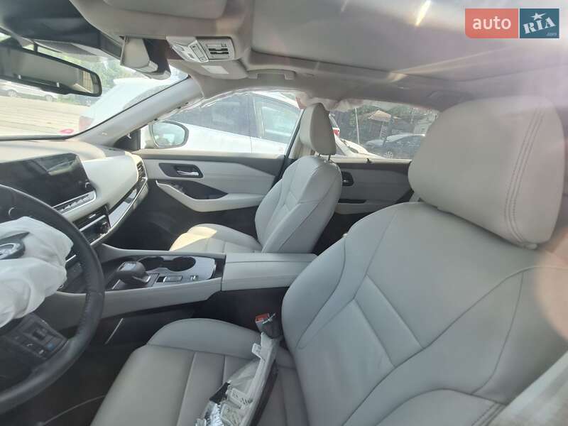 Внедорожник / Кроссовер Nissan Rogue 2023 в Киеве