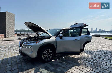 Внедорожник / Кроссовер Nissan Rogue 2021 в 